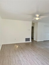 3009 Mccloud Cir in Sarasota, FL - Building Photo - Building Photo