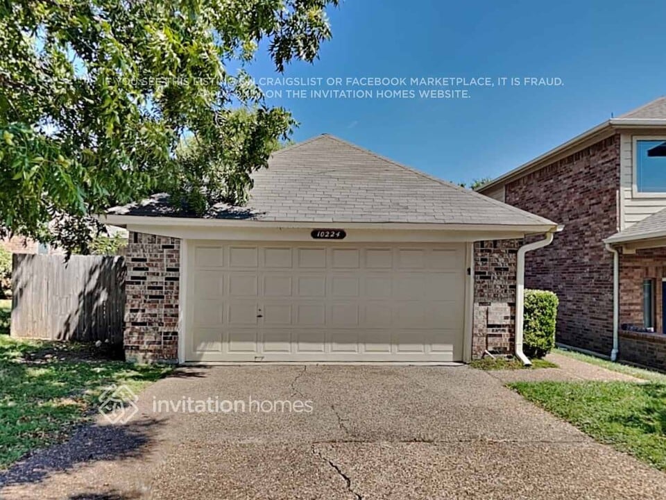 10224 Holly Grove Dr in Fort Worth, TX - Building Photo
