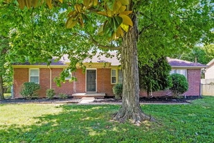 112 Bush Ave in Gallatin, TN - Building Photo