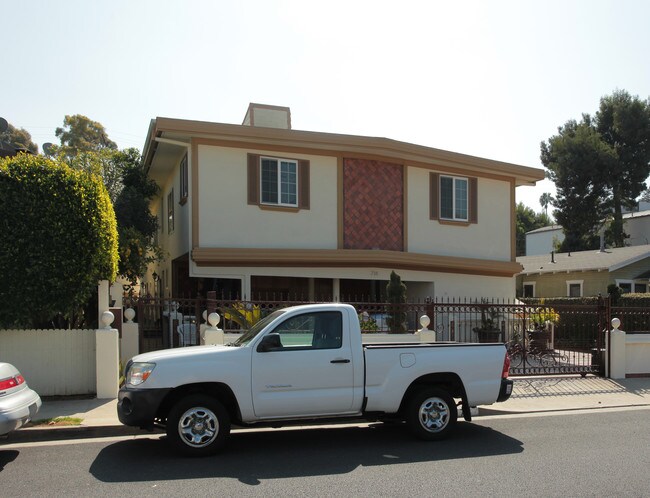 714 Hill St in Santa Monica, CA - Building Photo - Building Photo