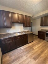 991 E Livingston Ave