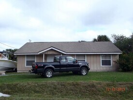 5014 Palm Dr in Fort Pierce, FL - Building Photo