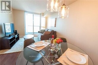215-2215 Sherway Gardens Rd in Toronto, ON - Building Photo - Building Photo
