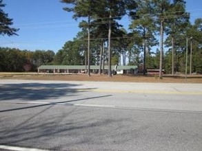 Midway Apartments in Dillon, SC - Building Photo - Building Photo