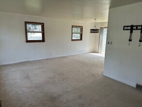921 Wilmot Rd in Deerfield, IL - Building Photo - Building Photo