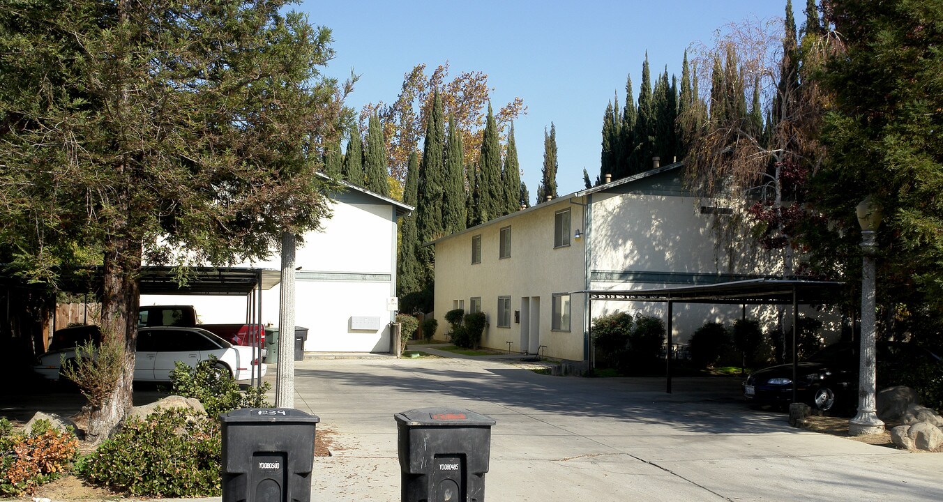 1329-1359 Drakeley Ave in Atwater, CA - Building Photo