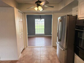 141 Slade St in Coldspring, TX - Foto de edificio - Building Photo