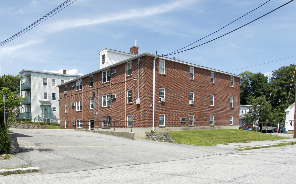 Howard Place Apartments in Lawrence, MA - Foto de edificio