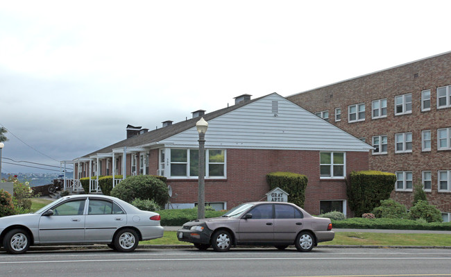 Gray Apartments in Tacoma, WA - Building Photo - Building Photo