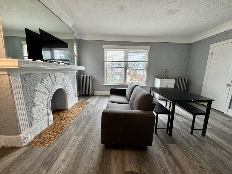 17150 Santa Rosa Dr in Detroit, MI - Building Photo