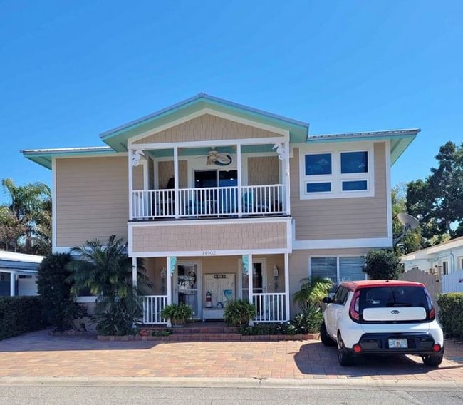14902 N Bayshore Dr in Madeira Beach, FL - Building Photo - Building Photo