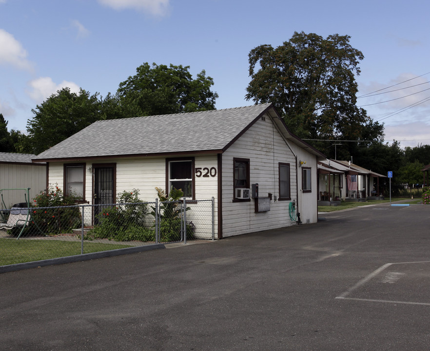 520 Maple St in West Sacramento, CA - Building Photo