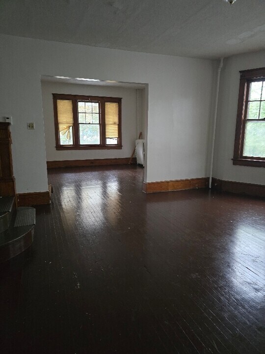 87 Dana St in Wilkes-Barre, PA - Building Photo