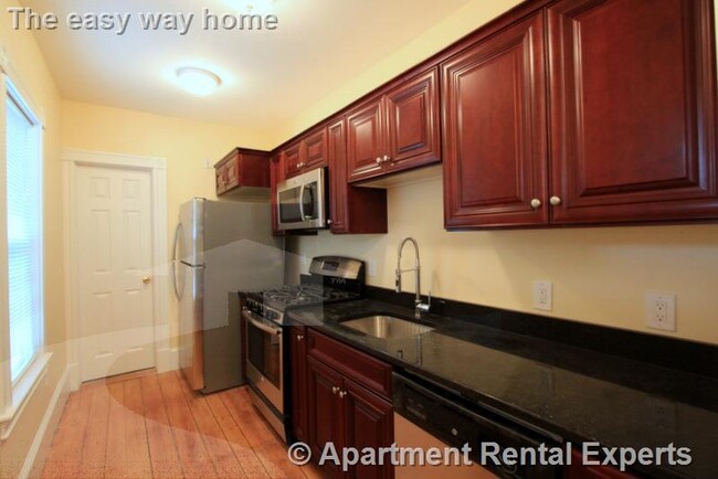 6 White Street Pl in Cambridge, MA - Building Photo - Building Photo