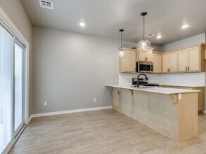 10601 NW 23rd St in Yukon, OK - Building Photo - Building Photo