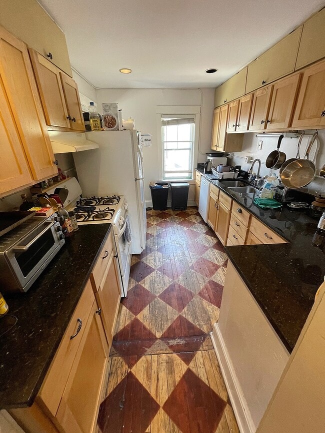 712 W 28th St, Unit Up in Minneapolis, MN - Building Photo - Building Photo