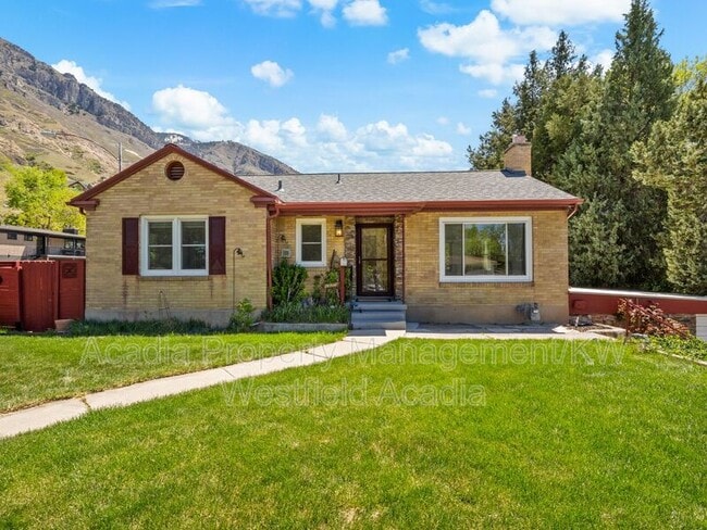 property at 1274 Briar Ave