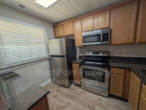 1215 Green Oaks Ln in Charlotte, NC - Building Photo - Building Photo