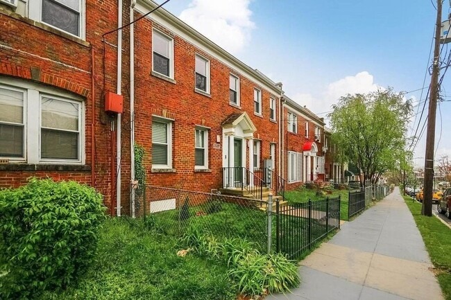 1353 Adams St NE in Washington, DC - Building Photo - Building Photo