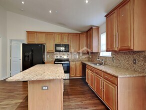 135 Crescent Creek Ct in Greenville, SC - Building Photo - Building Photo