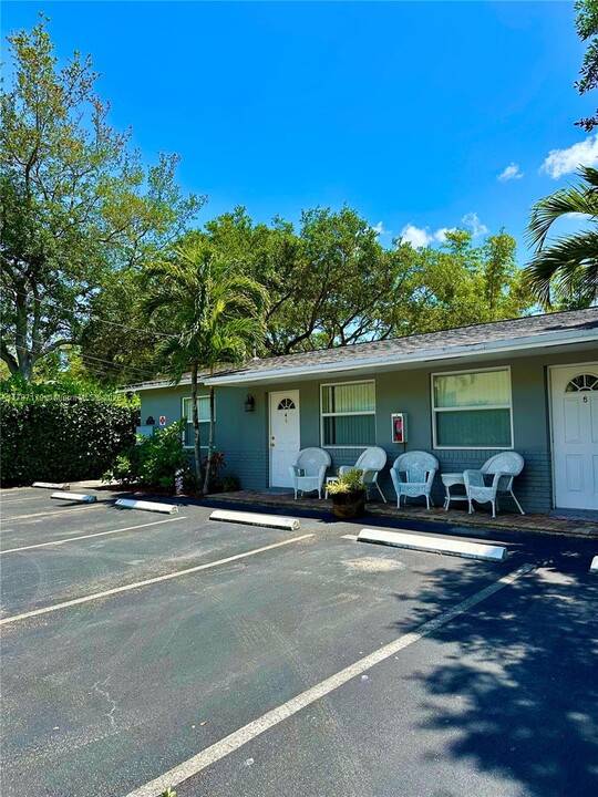 1220 SW 4th St in Fort Lauderdale, FL - Foto de edificio