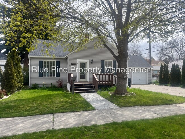 property at 745 S Higbee Ave
