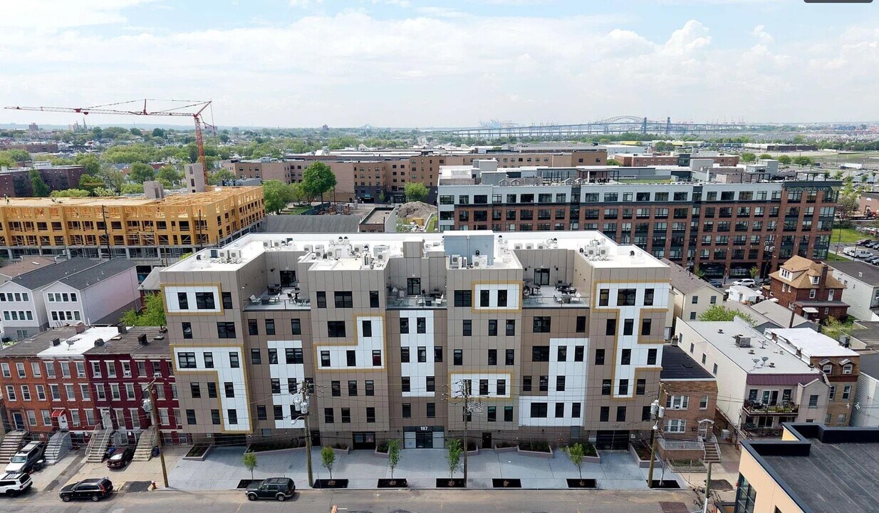 187 Culver Ave in Jersey City, NJ - Building Photo