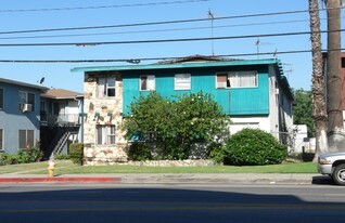 6731 Whitsett Ave in North Hollywood, CA - Building Photo