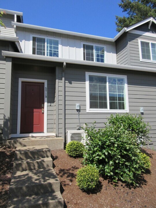 5719 Joynak St S in Salem, OR - Building Photo