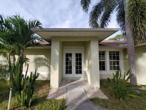3202 71st St W in Lehigh Acres, FL - Building Photo - Building Photo