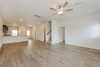 9829 Teton Vis Dr in Fort Worth, TX - Foto de edificio - Building Photo