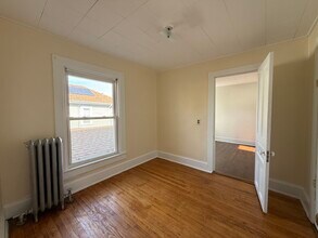 2053 N Kenneth Ave in Chicago, IL - Building Photo - Building Photo