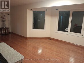 36 Cousins Ct in Brampton, ON - Building Photo - Building Photo