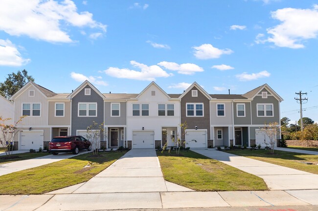 130 Paramount Dr in Smithfield, NC - Building Photo - Building Photo