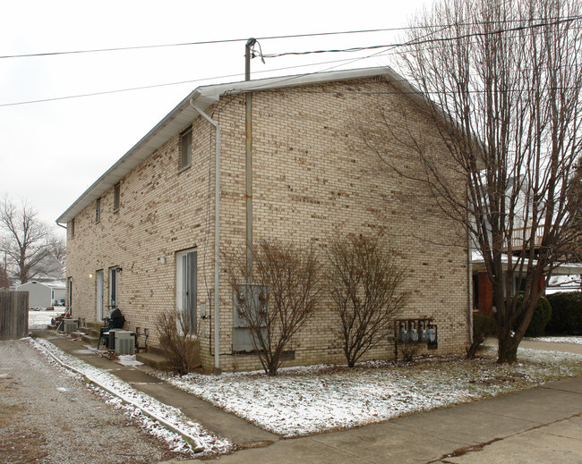 431 Victoria Ave in Williamstown, WV - Building Photo - Building Photo