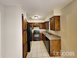 5708 Woodsetter Ct in Arlington, TX - Building Photo - Building Photo