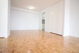 129 E 95th St, Unit 2F in New York, NY - Building Photo