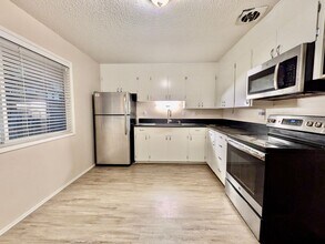 1806 SE Sherrett St in Portland, OR - Building Photo - Building Photo