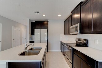 263 Cape Honeysuckle Pl in Sanford, FL - Building Photo - Building Photo