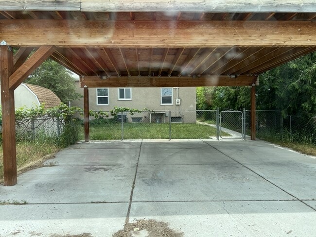 83 E Pinehurst St in Tooele, UT - Building Photo - Building Photo