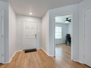 542 Del Mar Dr in Ponder, TX - Building Photo - Building Photo