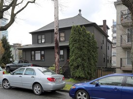 2547 Birch St in Vancouver, BC - Building Photo