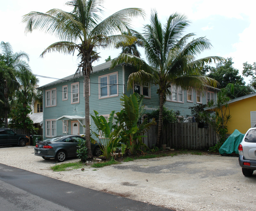 814 Middle St in Fort Lauderdale, FL - Foto de edificio