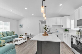 104 11th Ave S in Safety Harbor, FL - Foto de edificio - Building Photo