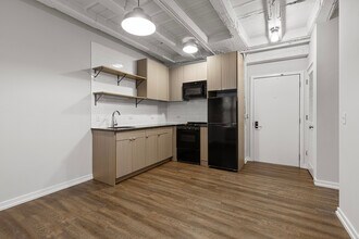 5718 N Winthrop Ave in Chicago, IL - Building Photo - Building Photo