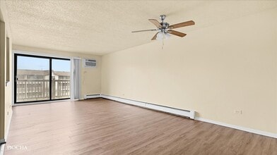 201 S Gregory St in Aurora, IL - Building Photo - Building Photo