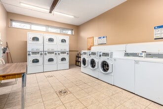 1265 Sixth Line in Oakville, ON - Building Photo - Interior Photo