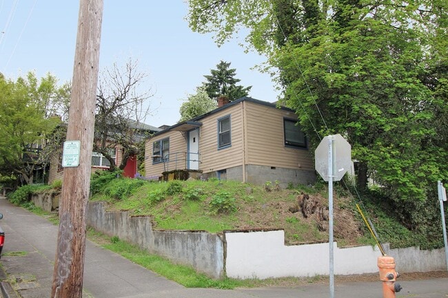 1807-1811 SW Market St, Unit 1807 in Portland, OR - Building Photo - Building Photo