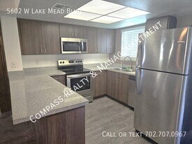 5602 W Lake Mead Blvd in Las Vegas, NV - Building Photo