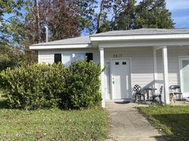 2617 Cypress St in Panama City, FL - Building Photo